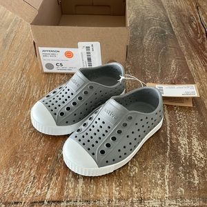 BRAND NEW- natives. Size 5